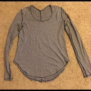 Lululemon Size 6 Long Sleeve Shirt